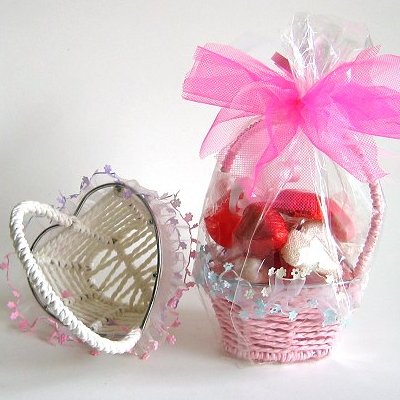 Mini Candy Filled Basket Wedding Favours