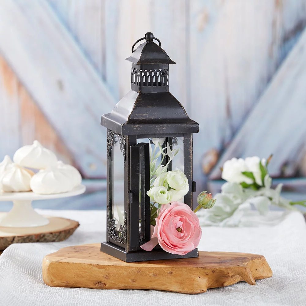 The antique black lantern makes for lovely wedding table centerpieces.