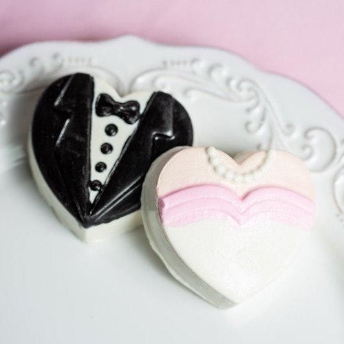 Heart Shaped Bride And Groom Chocolate Covered Oreo Cookie Wedding Favors