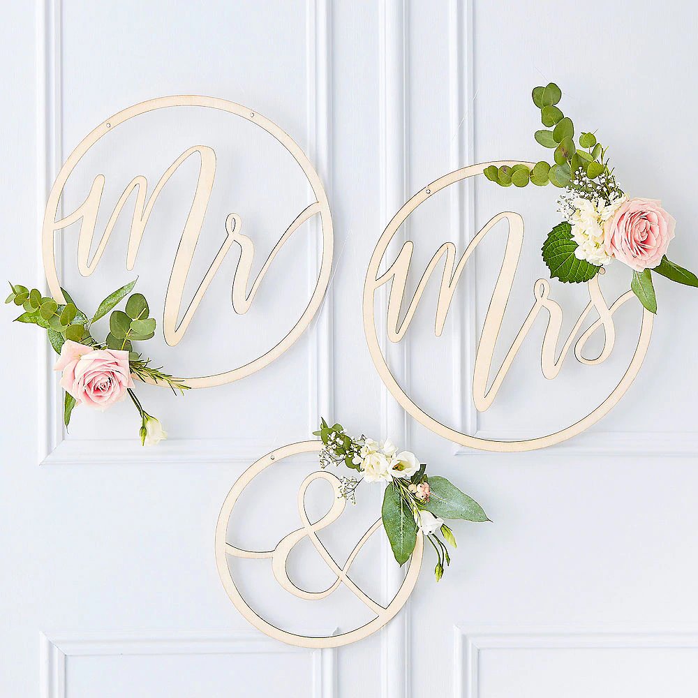 Mr & Mrs Letter Wreaths Wedding Decor Idea