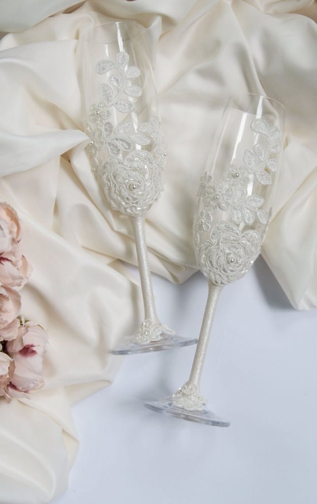 Lace & Pearl Toasting Flutes