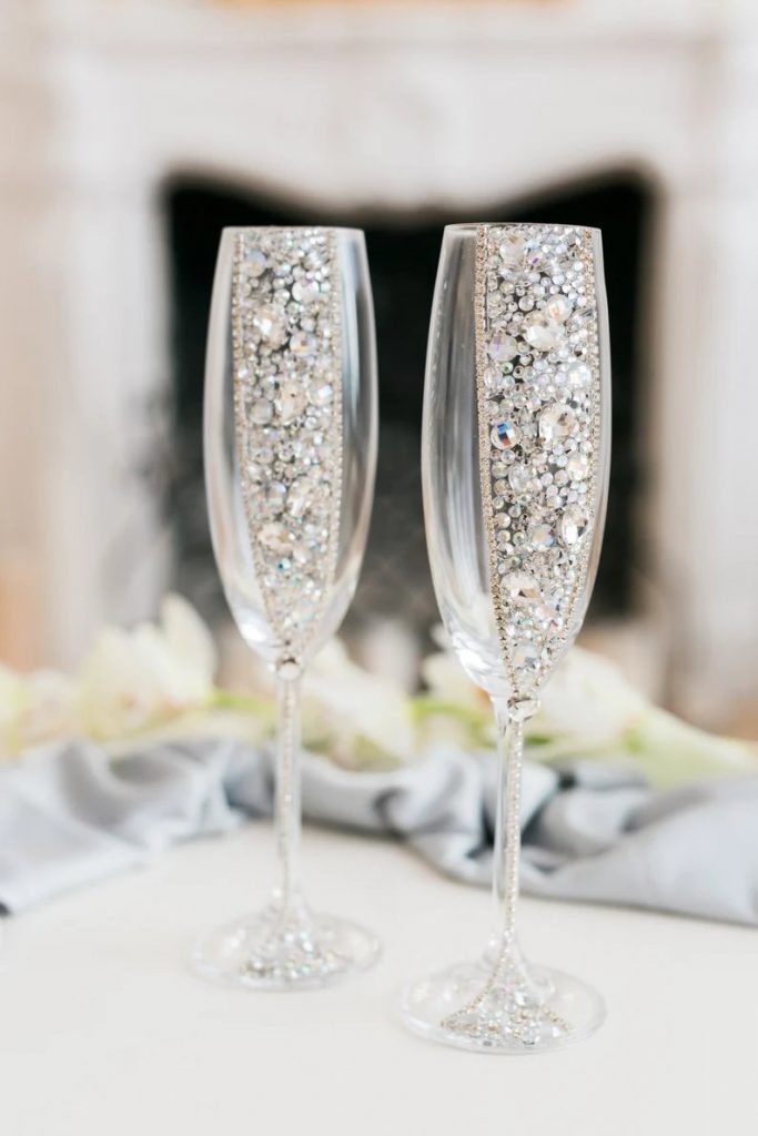 Rhinestone Adorned Exquisite Wedding Toasting Flutes