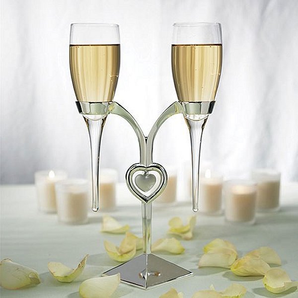 Wedding Champagne Flutes and Glasses That Are Toast-Worthy