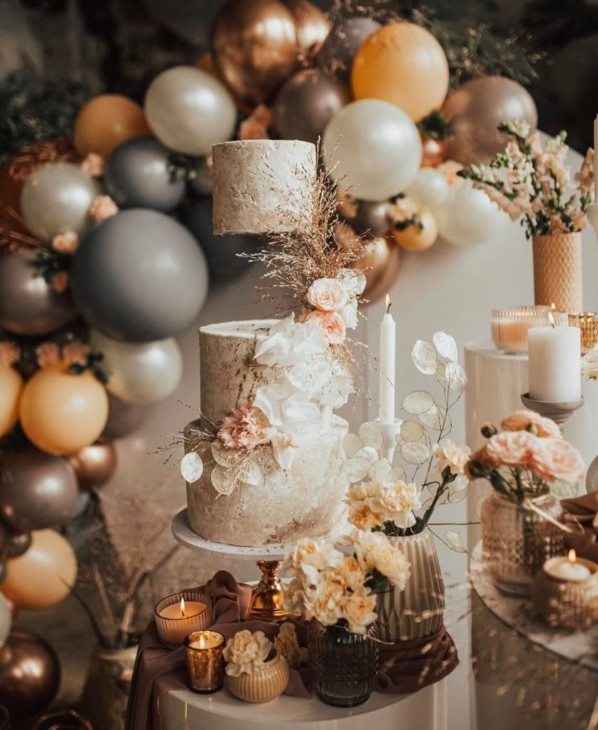 Wedding Cake Stands That'll Instantly Elevate Your Dessert