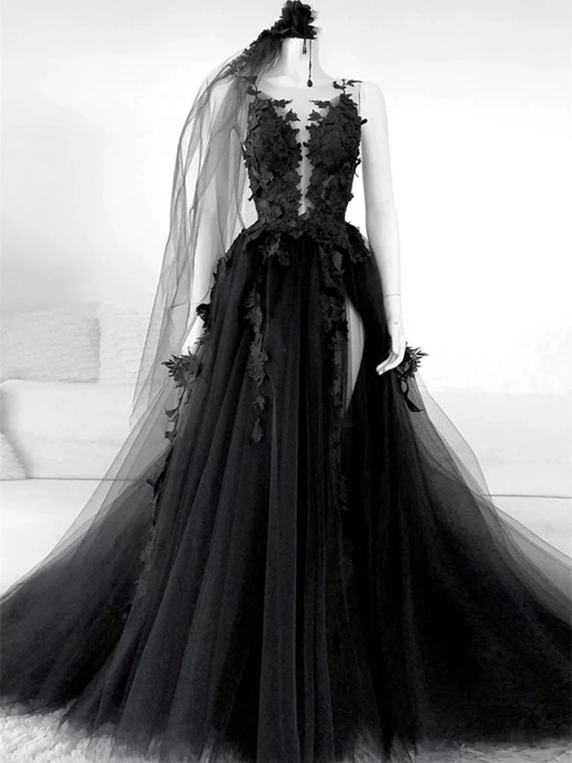 Backless Vintage Black Wedding Dress