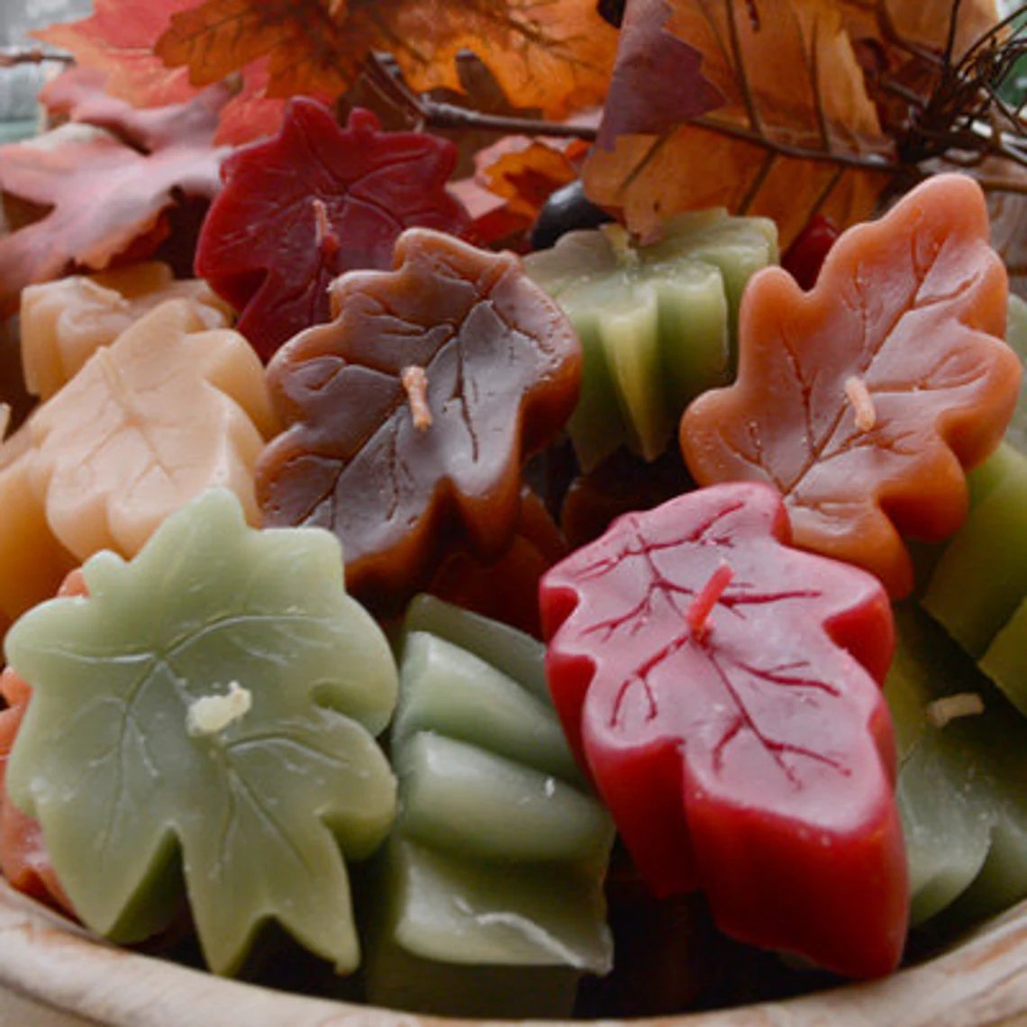 Fall Leaf Wedding Candle Decor Idea