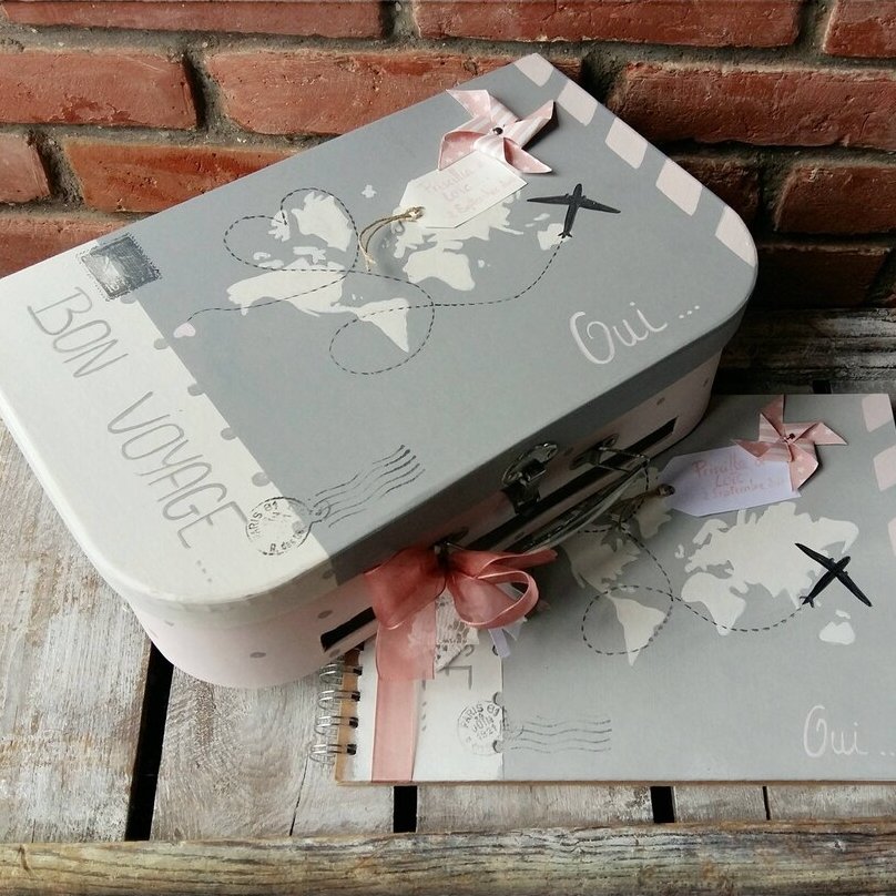 Wedding Suitcase Cardboard & Guest Book Set