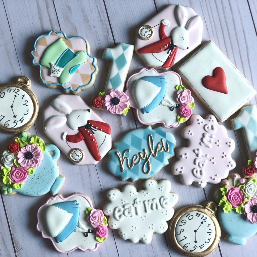 Alice in Wonderland Themed Cookies
