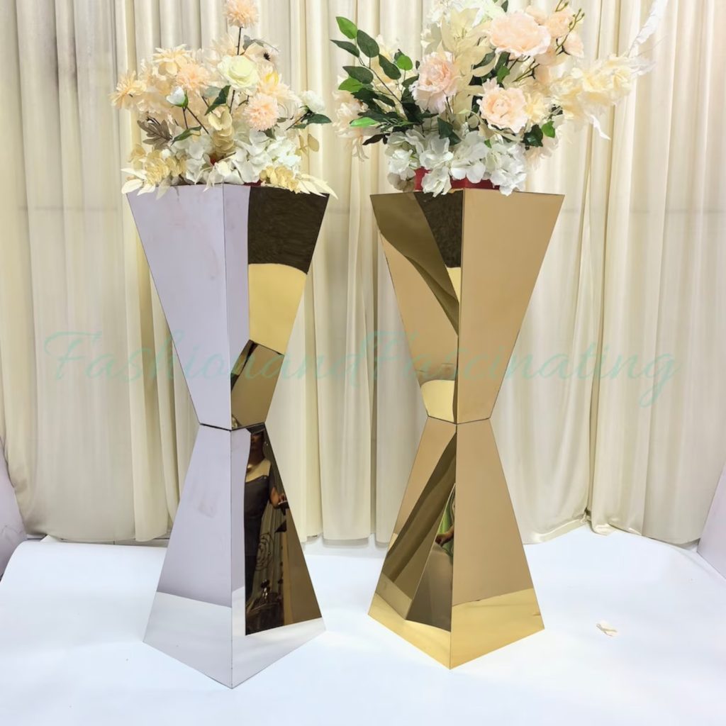 Gold Mirror Finish Metal Pedestal Stand