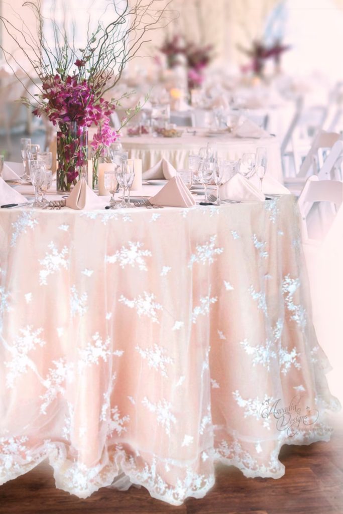 Luxurious Lace Wedding Tablecloth