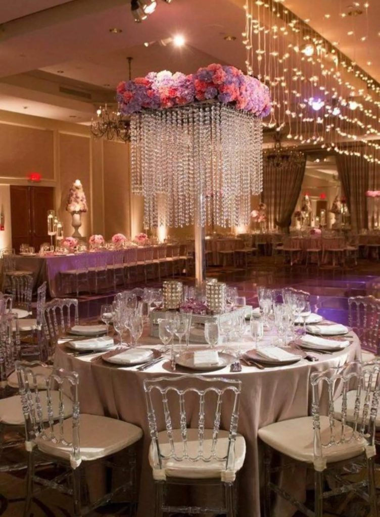 Glamorous and Luxurious Wedding Table Centerpiece