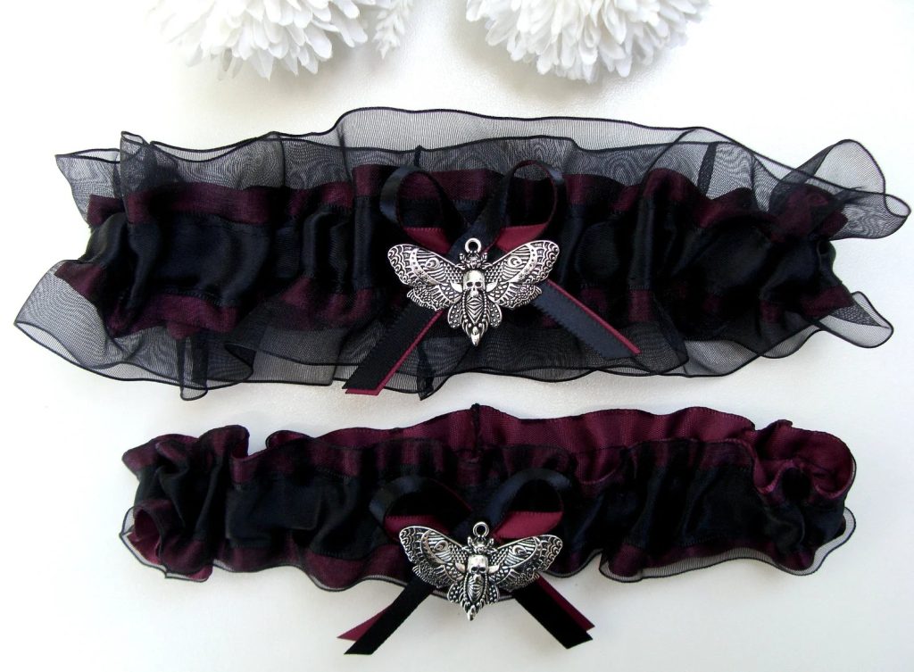 Black & Burgundy Gothic Bridal Garter Set