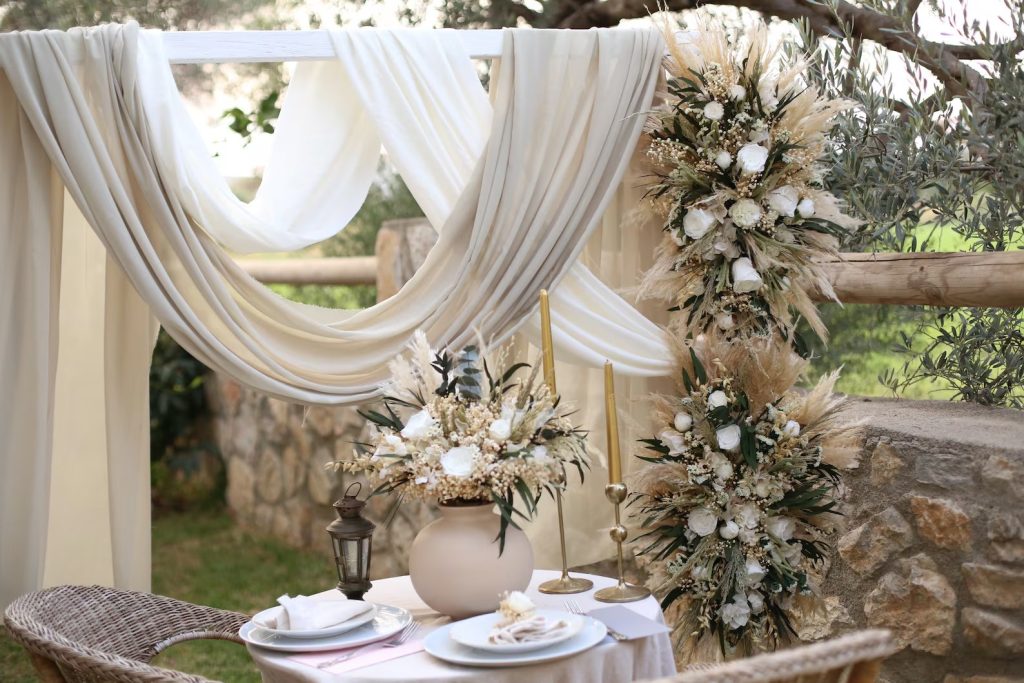 Bohemian-Romaric Wedding Flower Arch Decor