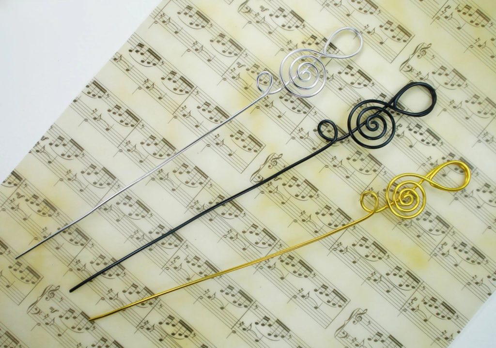 Treble Clef Wire Holder Sticks