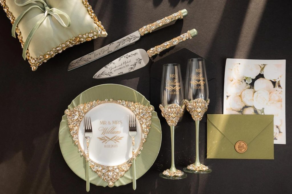 Wedding Toasting Flutes & Accessories